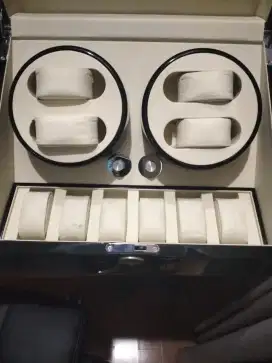 Kotak jam tangan automatic