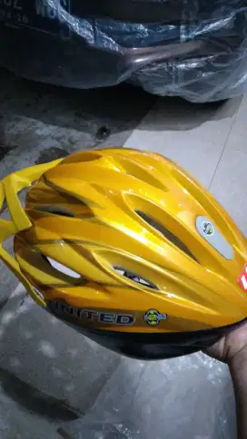 Helm united helmet sepeda gunung