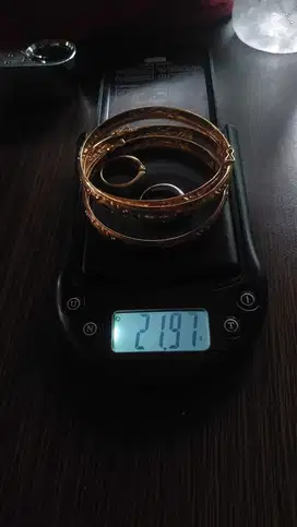 Terima jual beli emas dan berlian tanpa surat dengan harga tinggi .