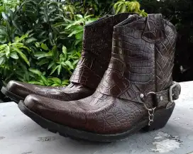 Sepatu boot kulit jenggel koboi biker