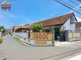 Dijual Kos-Kosan Strategis 100 Meter dari Jl. Adi Sucipto - Banyuwangi