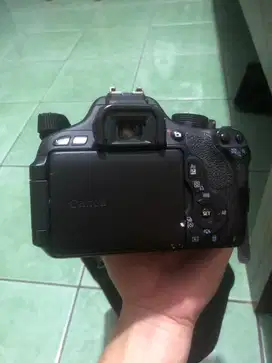 Kamera CANON EOS 600D