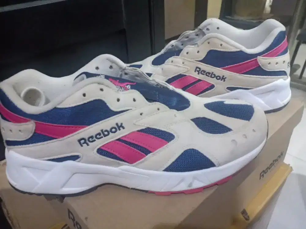 Sepatu Reebok Classic Unisex