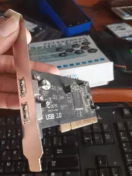 Colokan USB Lubang USB