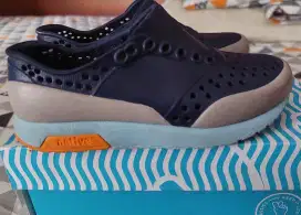 Sepatu anak Merk NATIVE