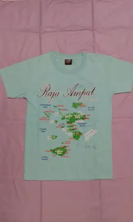 Kaos oblong pria remaja  Raja Ampat Papua biru muda.