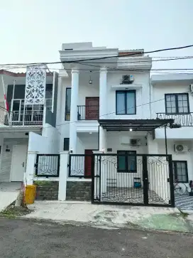 Di jual cepat rumah di sentul city dengan view gunung