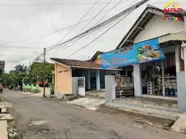 Dijual Rumah, Kos - Kosan dan Ruang Usaha dekat SMPN 2 Banyuwangi
