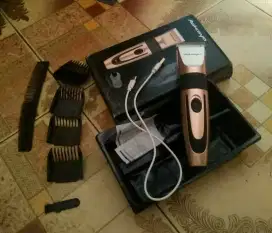 Alat Pangkas Rambut.