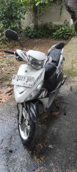 Mio J yamaha, irit 1 lt 40km PP mudah untuk nyalipDikemacetan jakarta