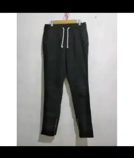 CELANA DIVIDED H&M SIZE 28