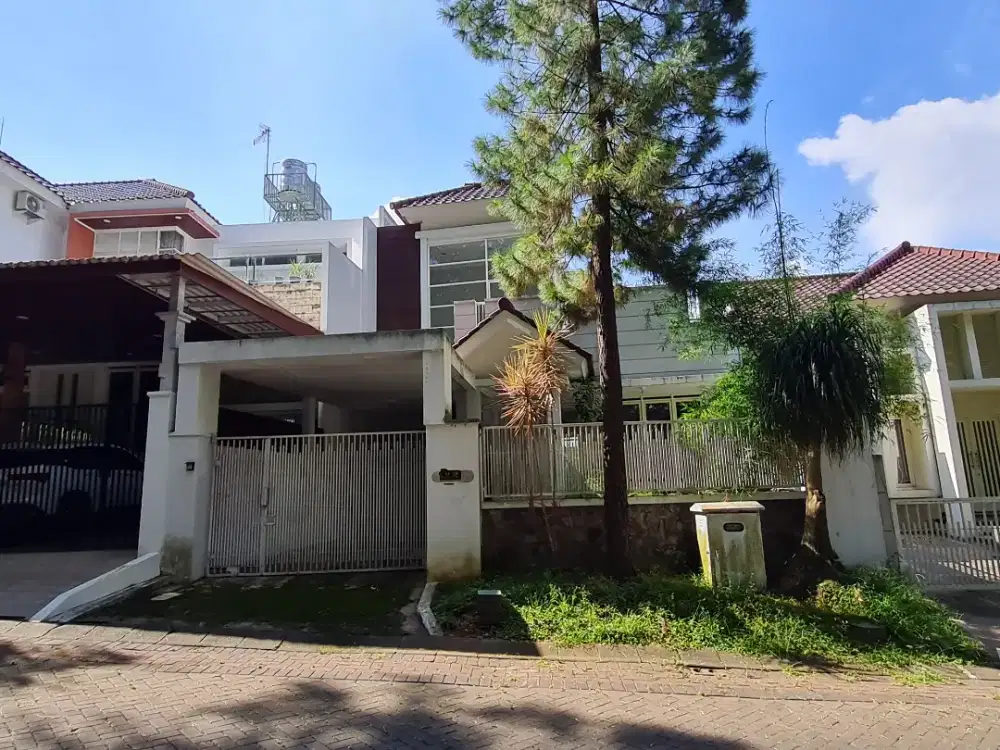 Rumah Mewah 2 Lantai Ada Kolam Renang Kawasan Elite Villa Puncak Tidar