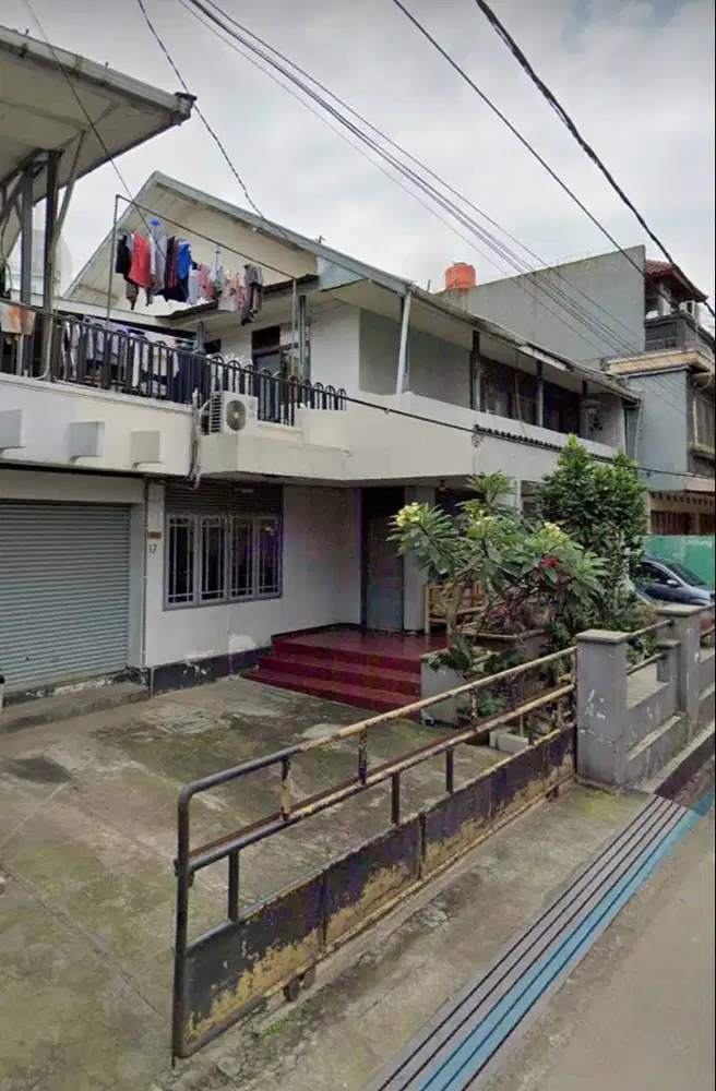 JUAL RUMAH PUSAT KOTA harga dibawah NJOP dekat Alun2 blkg HOTEL SAVOY