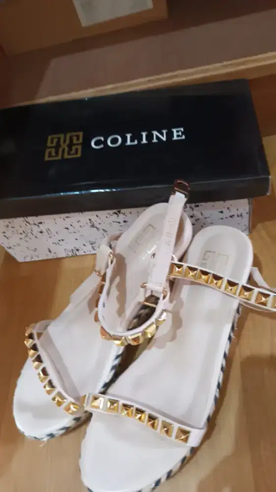 Sepatu sandal merk coline size 37