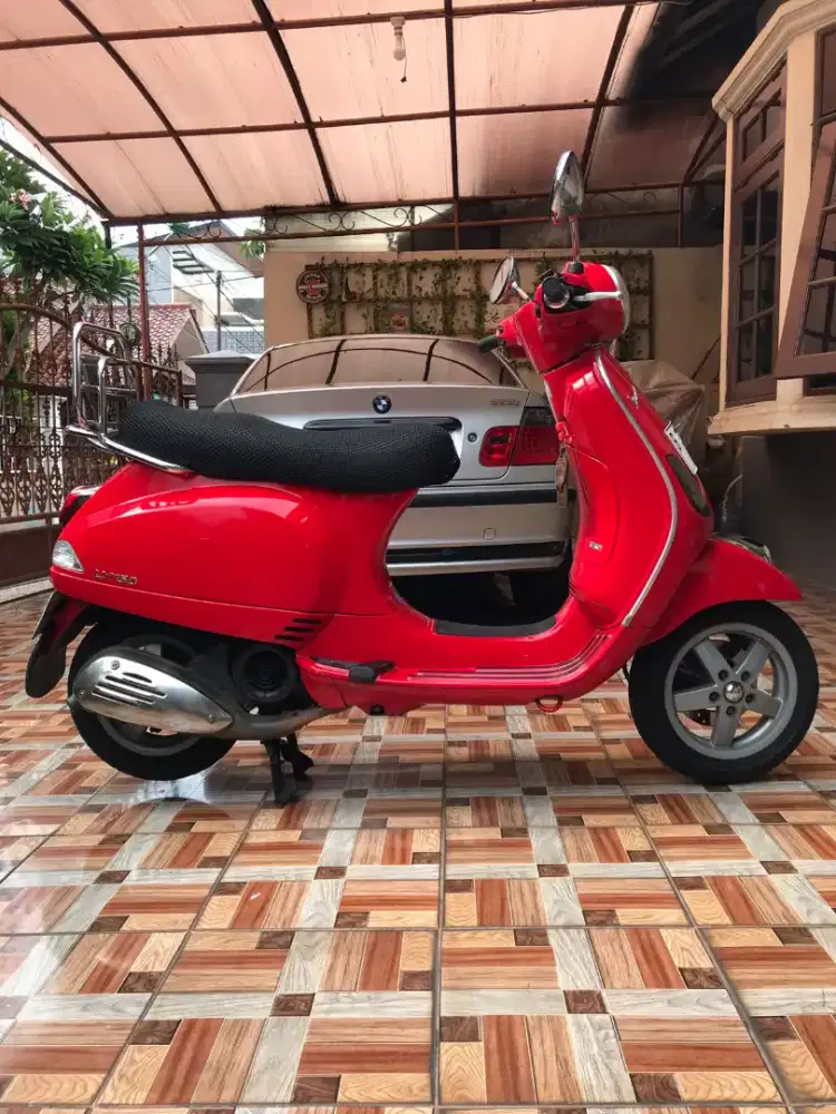 Di jual vespa lx 150 2v