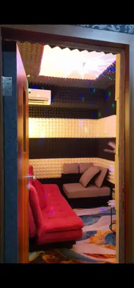 TRANSIT LILY'S ROOM KAROKE APARTEMEN CIBUBUR VILLAGE