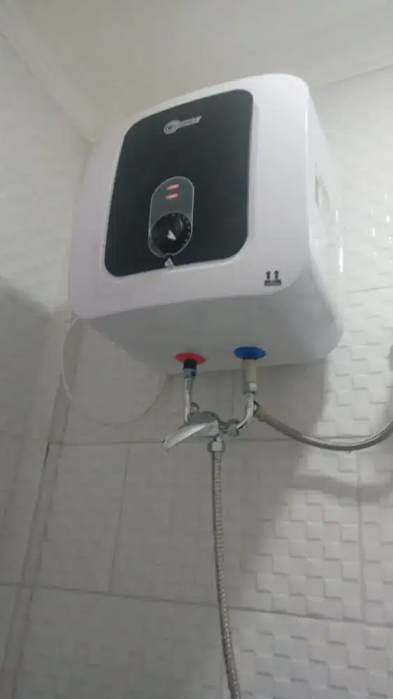 Water Heater Listrik kapasitas 15 liter