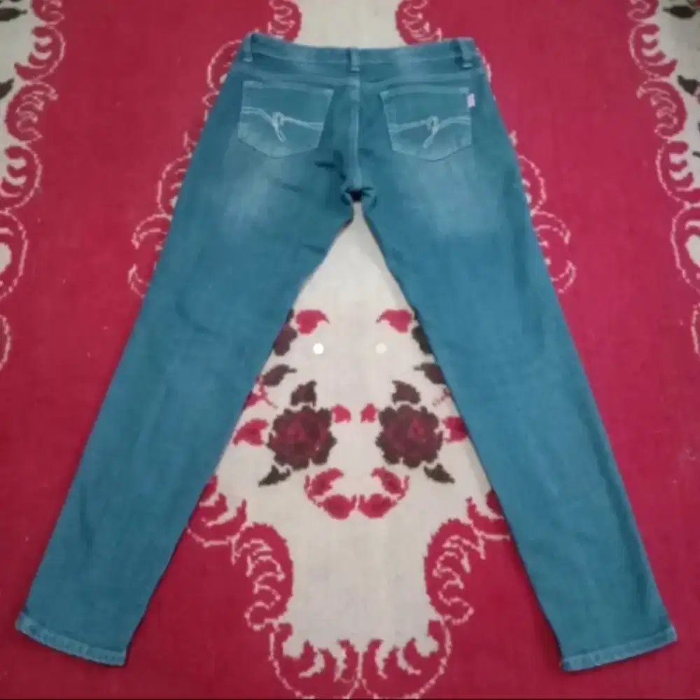 Celana Jeans Wanita Lozio