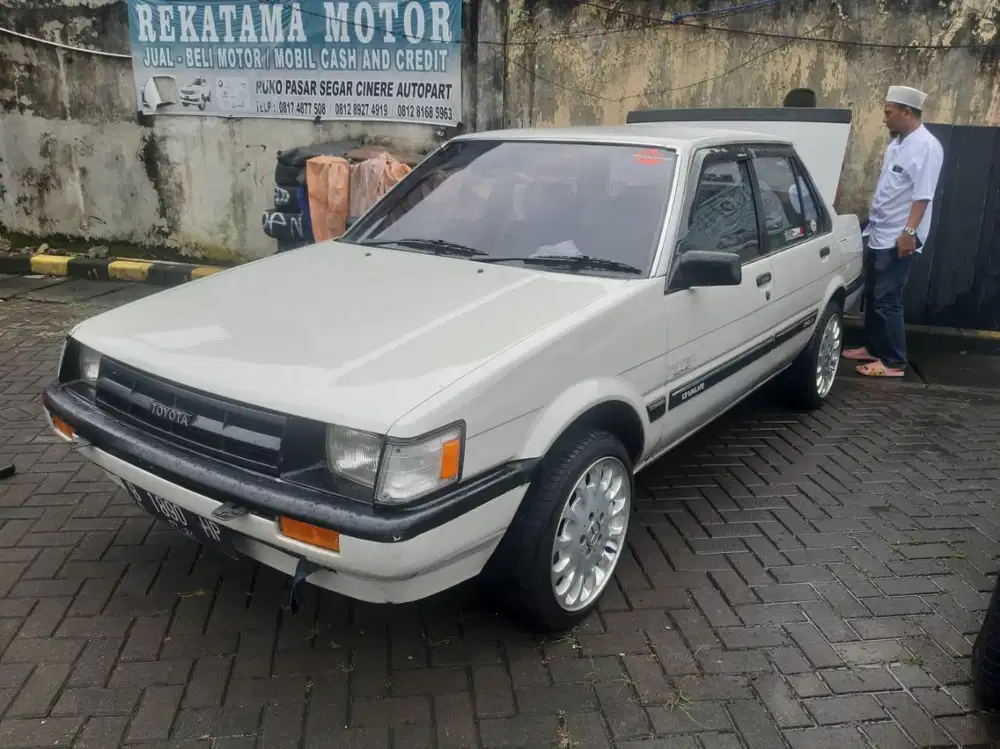 toyota corollla gl thn87 wputih trwt ors antik pjk pjng powee window