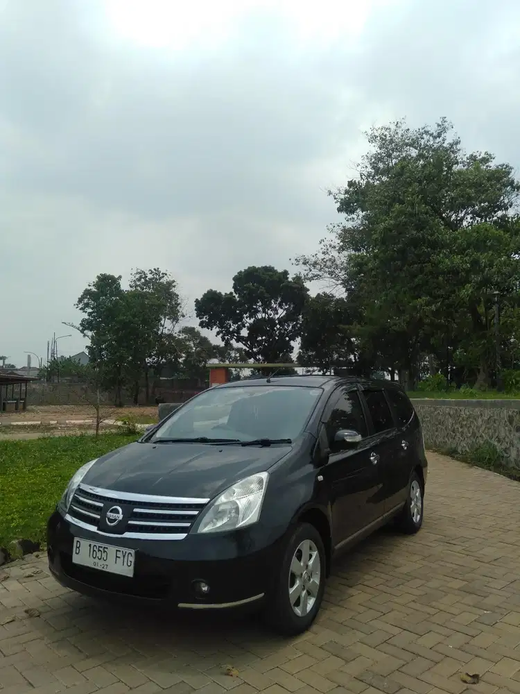 Nissan Grand livina 2010 Bensin