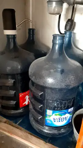 Galon Aqua dan Vit