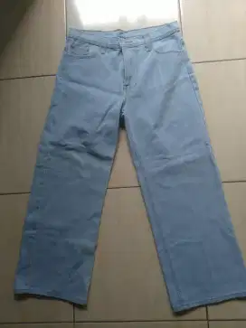 Celana jeans cewe