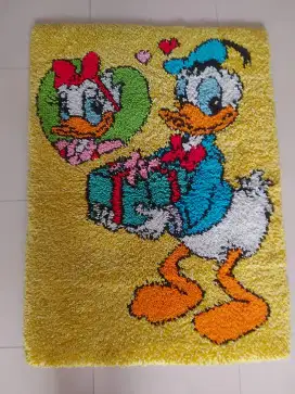 Karpet Rajut Motif Donald Duck