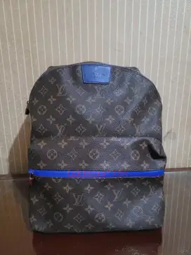 Preloved tas lv Ada asal lahir, Ada no seri, Embos lv