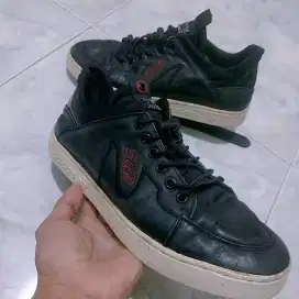 Sepatu Sneaker Leather Sporty 40