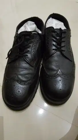 Sepatu Dr. Martens docmar Wingtip army shole 41