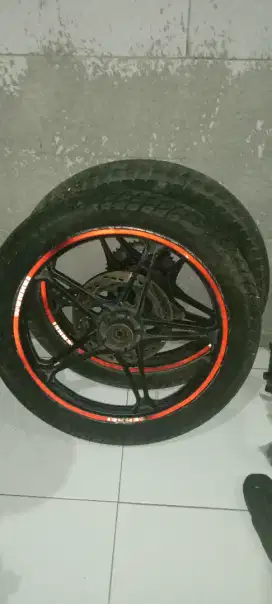 Pelek Thunder 125