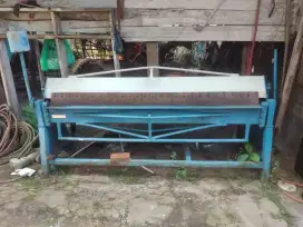 mesin bending/mesin penekuk plat besi manual