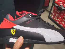 Sepatu ferrary size 41 baru beli d PUMA