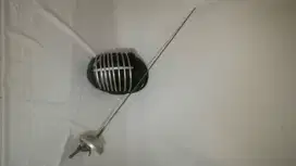 Pedang anggar dan topeng fencing anggar