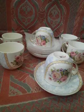 Tea Set Porselin SNI 6 Cangkir Dan 6 Tatakan Cangkir