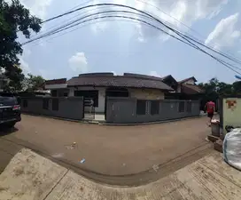 Rumah perlu renovasi di dekat kedung halang