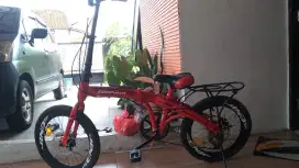 Sepeda lipat Genio Merah