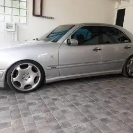 Di Jual Mercy New Eyes E320 Tahun 1997 Sunroof