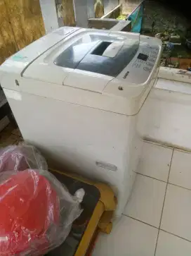 jual mesin cuci LG 7kl 1 tabung jual karna ga bisa pakainya