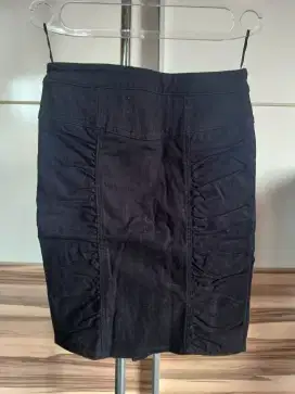 [BARU] MANGO (MNG Collection) Original Rok Span Size 40 Hitam