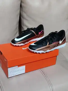 NIKE Phantom GT2 Club TF Indoor Sepatu Futsal Sepak Bola Sepakbola 41