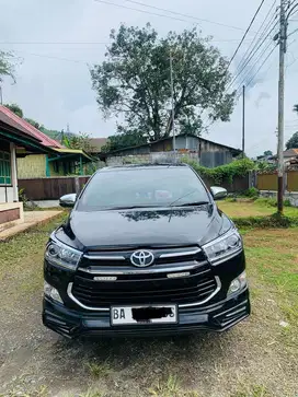 INNOVA REBORN TIPE V LUXURY 2.0 MT