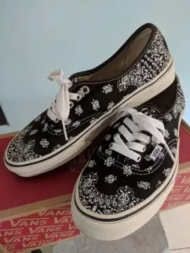 Vans Authentic Bandana Black White Original