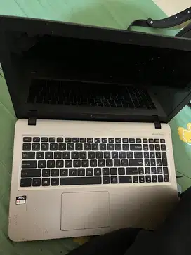 Laptop ASUS X540Y Amd E1-7010 ram 2 gbSsd 128 Gb