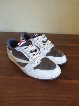 Nike air jordan 1 low og travis scott