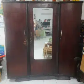 Lemari Jati Tua 3 Pintu