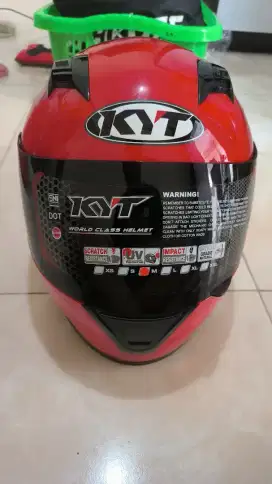 KYT R10 MERAH NEW UK. M