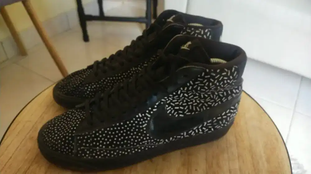 Nike Blazers Black Speck
