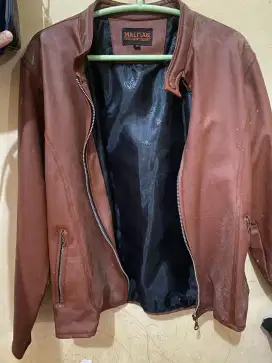 Jaket kulit cokelat