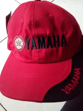 Topi Yamaha Red